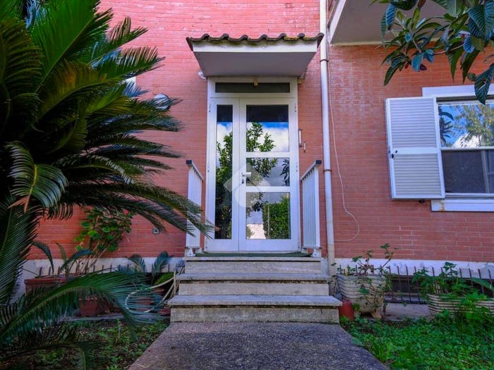 Casa con 5 locali in vendita in Via Padre Sebastiano Francesco Pifferi, Acilia, Roma