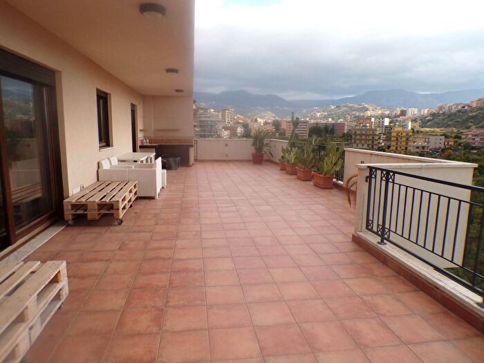 Appartamento quadrilocale in vendita in Via Spirito Santo, Reggio Calabria