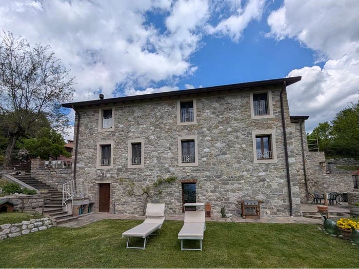 Casa con 6 locali in vendita in via Pietra Alta, Sant'Agata Feltria