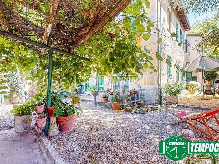 Casa con 6 locali in vendita in Via Roma, Carrosio