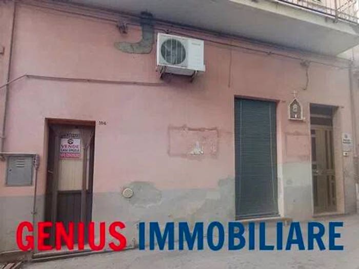 Casa con 6 locali in vendita in Via Giuseppe Di Vittorio, Biancavilla