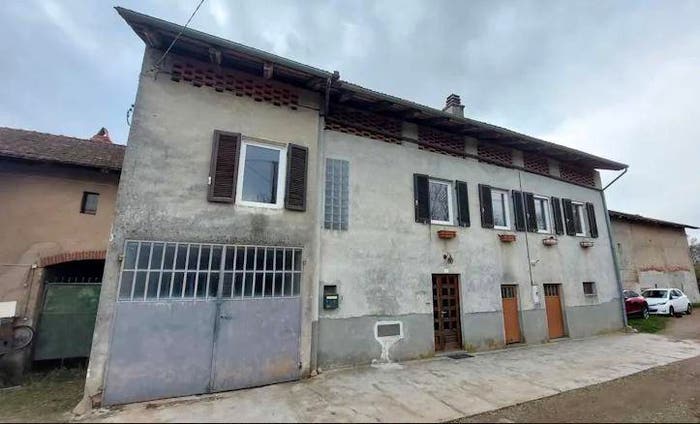 Casa con 6 locali in vendita in Barone Canavese