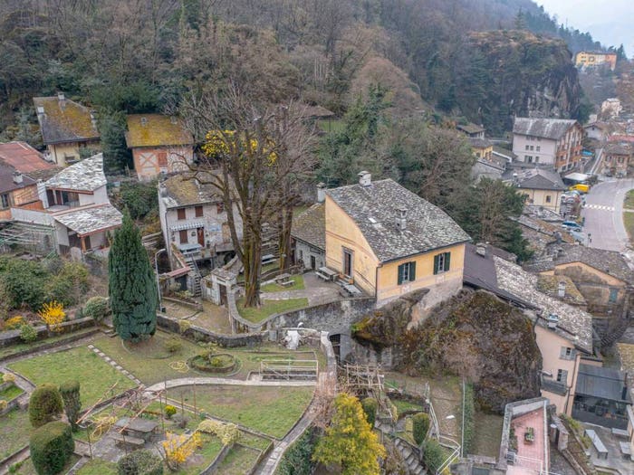 Casa con 6 locali in vendita in Via Tiro a Segno, Chiavenna