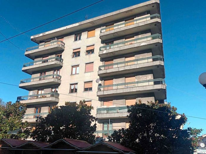 Appartamento con 6 locali in vendita in Piazza Enrico Macciò, Centro, Busalla