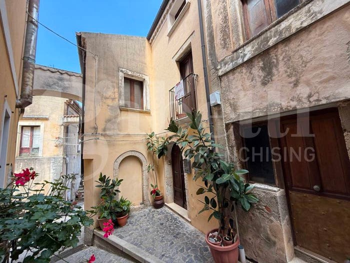Casa con 5 locali in vendita in VICO SECONDO DI VIA ROMA, Centro, Fiumefreddo Bruzio