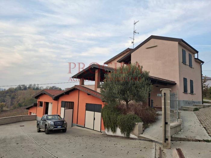 Casa con 5 locali in vendita in Pietra de' Giorgi