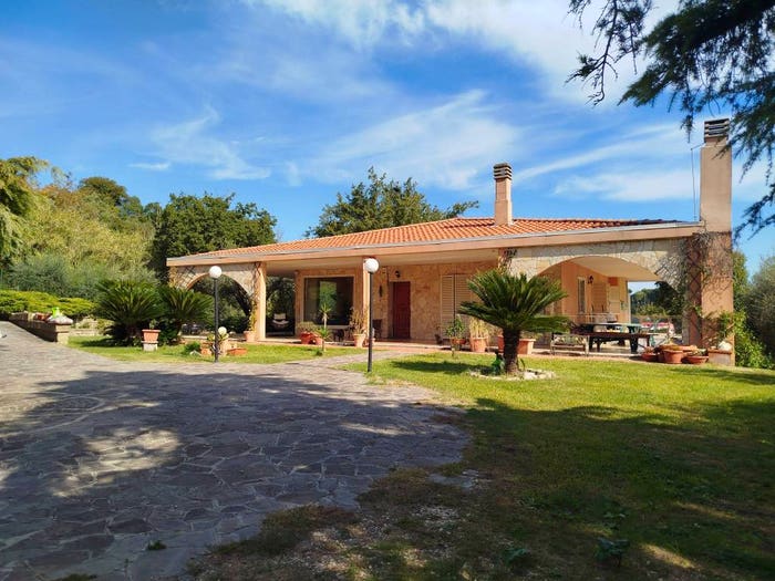 Casa con 6 locali in vendita in Via di Santa Lucia, Acqua Acetosa Manciano Montelungo, Morlupo