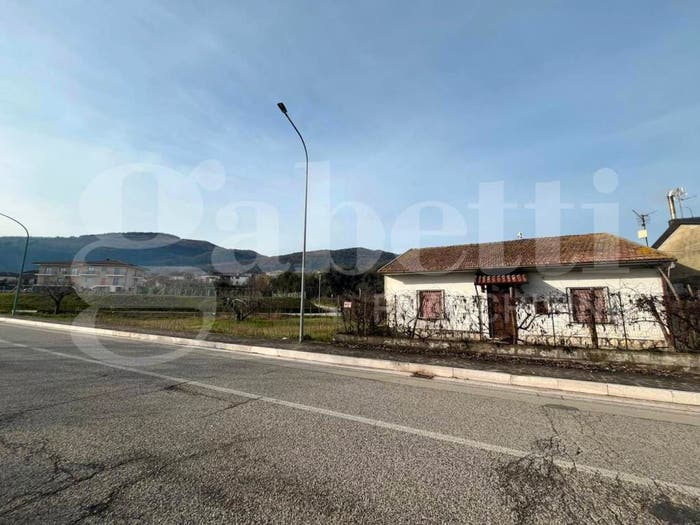 Casa trilocale in vendita in Via Fontanelle, Alvignano