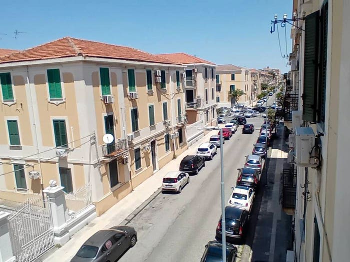 Appartamento trilocale in vendita in Via Lombardia, Quartiere Americano, Messina