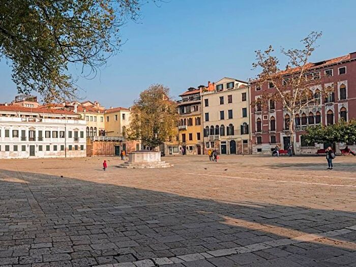 Appartamento con 5 locali in vendita in Campo San Polo, San Polo, Venezia