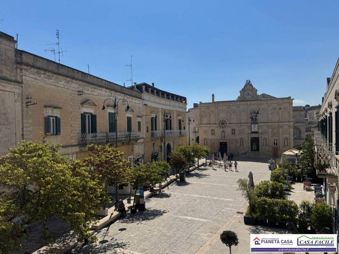 Appartamento quadrilocale in vendita in Vico Case Nuove, Centro, Matera