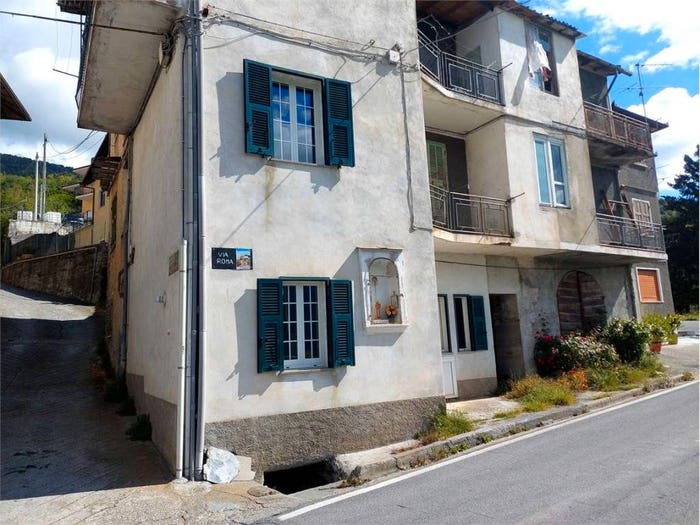 Appartamento bilocale in vendita in Via al Monte, Cosio d'Arroscia