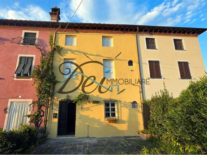 Casa con 5 locali in vendita in Via dei Pezzini, Gragnano Lappato, Capannori