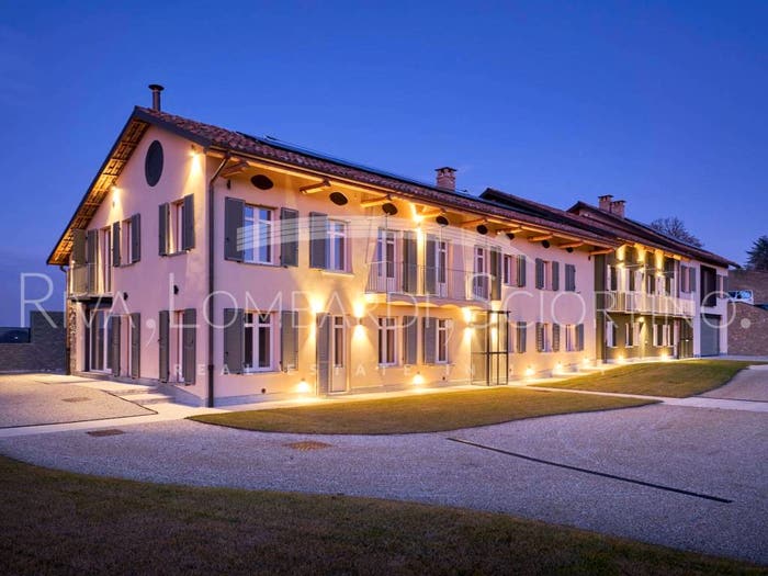 Casa con 6 locali in vendita in Regione Boschi, Canelli