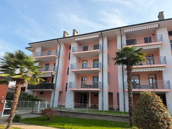 Appartamento trilocale in vendita in via alla chiesa, Lumellogno Pagliate, Novara