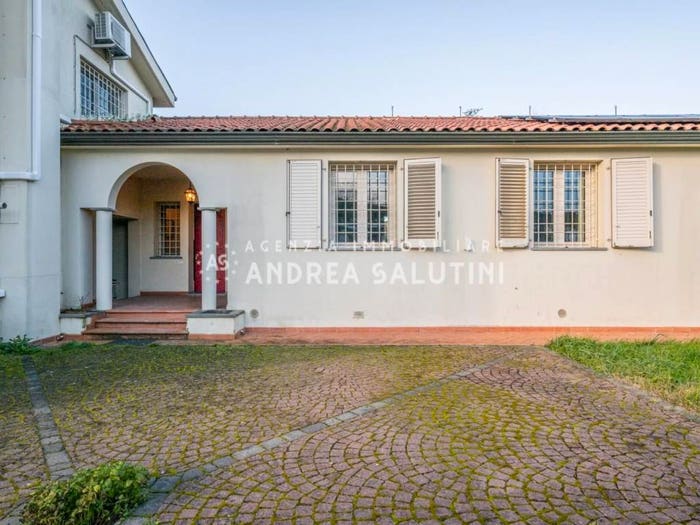 Casa con 6 locali in vendita in Via Venezia, Oltrera, Pontedera