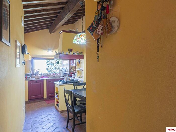 Appartamento trilocale in vendita in Via della Gita, Montevettolini, Monsummano Terme