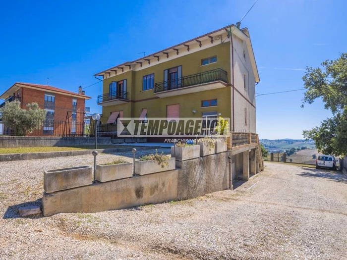 Appartamento con 5 locali in vendita in Strada Provinciale, Centro, Colmurano