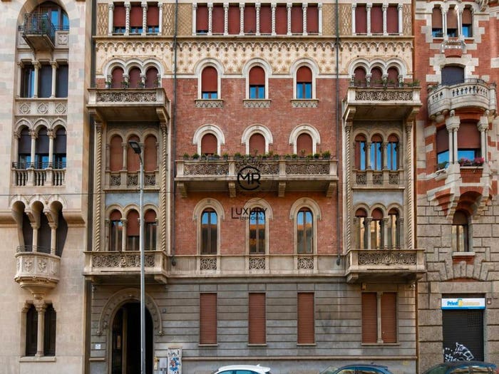 Appartamento trilocale in vendita in Via Luigi Settembrini, Centrale, Milano