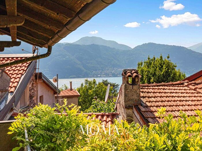 Casa con 6 locali in vendita in Via Sornico, Lierna