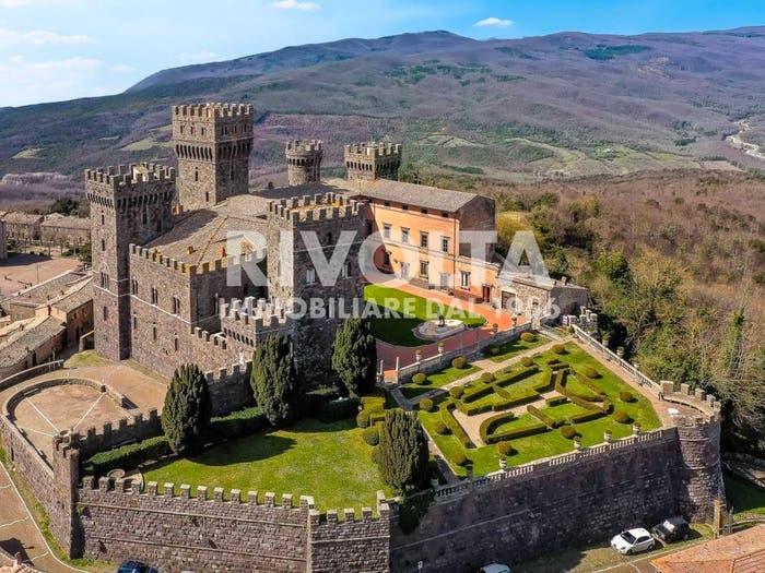 Casa con 6 locali in vendita in Via al Castello, Torre Alfina, Acquapendente