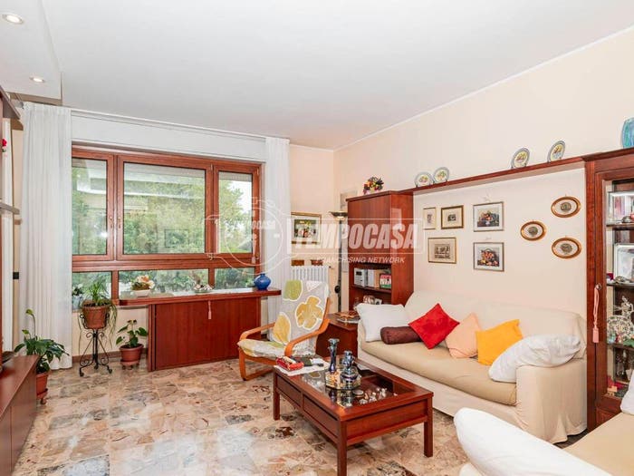Appartamento trilocale in vendita in Via umiliati, Ponte Lambro, Milano