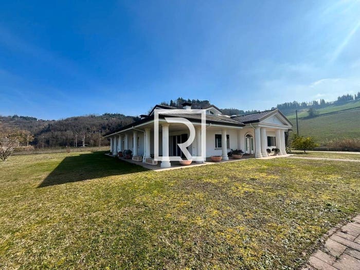 Casa quadrilocale in vendita in San Carlo Roversano, Cesena