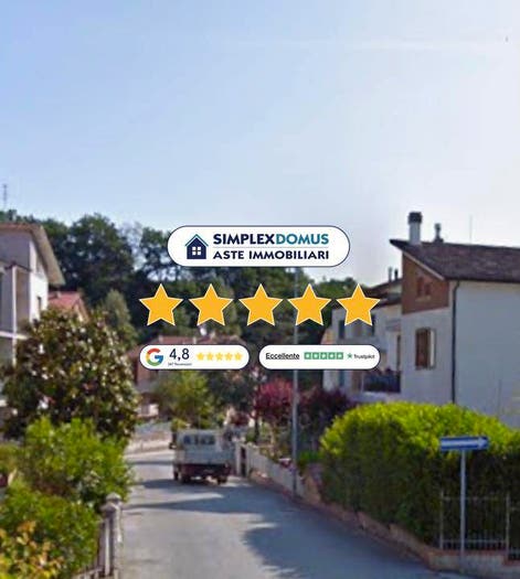 Appartamento con 6 locali in vendita in Via Copparoni, Macineborgo Loreto, Castelplanio