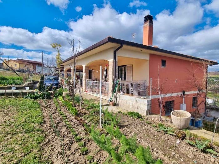 Casa con 6 locali in vendita in Cda Scampata, Flumeri