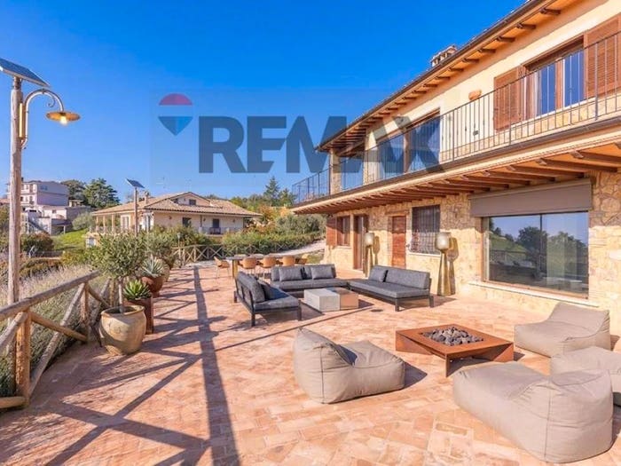 Appartamento quadrilocale in vendita in via monte soriano, Castelnuovo di Porto