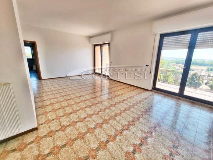 Appartamento con 6 locali in vendita in Strada Regionale Pievaiola, Castel del Piano Pila, Perugia