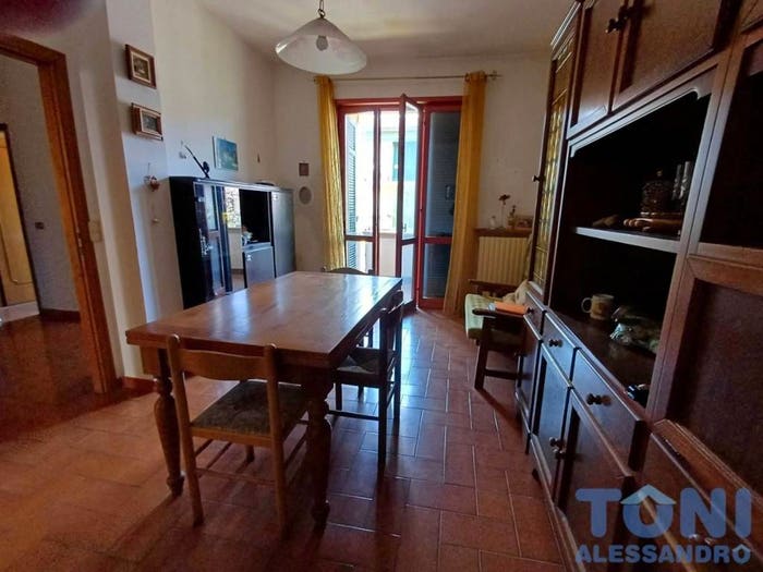 Casa con 6 locali in vendita in Serravalle Tinaia, Empoli