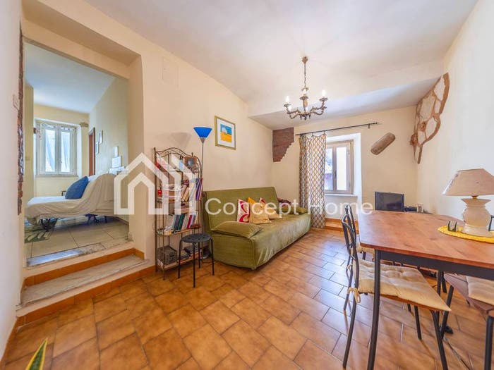 Appartamento trilocale in vendita in Via Scaloni, Centro Storico, Genzano di Roma