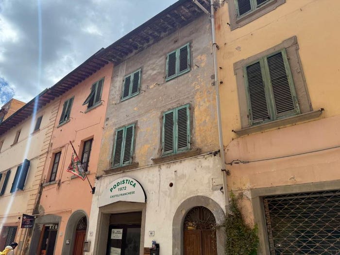 Casa con 6 locali in vendita in Via Guglielmo Marconi, Centro, Castelfranco di Sotto