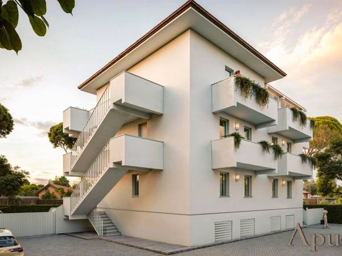 Appartamento trilocale in vendita in Via Bagnone, Marina di Massa Centro, Massa