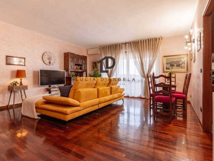 Appartamento quadrilocale in vendita in dei ciclamini, Flora, Legnano