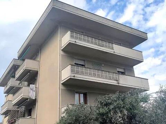 Appartamento con 5 locali in vendita in Via Brigate Partigiane, Stadio Sant'Antonio Marasio, Carrara