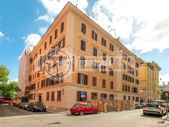 Appartamento trilocale in vendita in Via Conte Rosso, San Giovanni, Roma