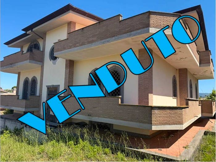 Casa con 6 locali in vendita in Via Monte Luco, Vallelata, Aprilia