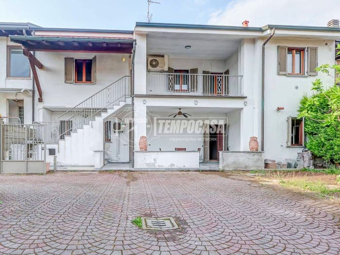 Casa trilocale in vendita in Via Giuseppe Garibaldi, Centro, Cuggiono