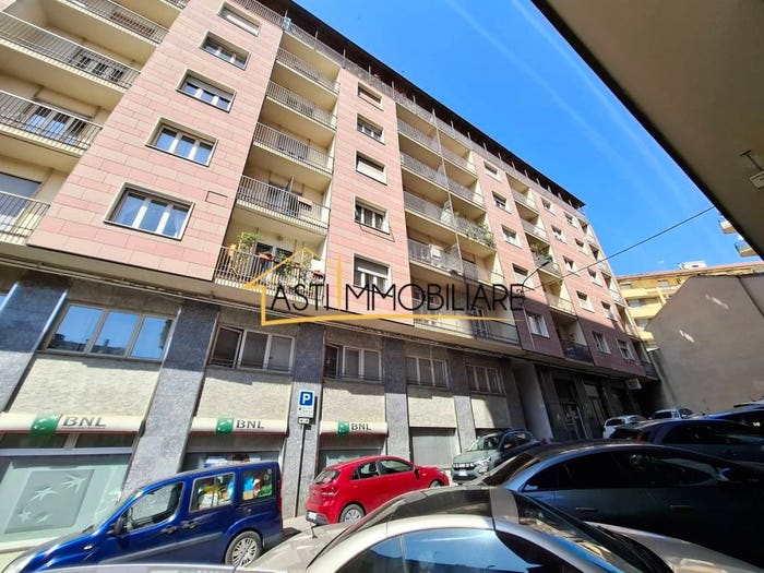 Appartamento con 5 locali in vendita in Via del Cavallino, Corso Dante, Asti