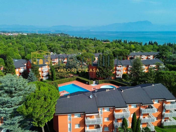 Appartamento trilocale in vendita in Via Arrigo Boito, Centro, Peschiera del Garda