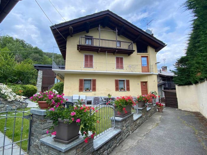 Casa con 6 locali in vendita in Frazione Ville, Villa Nabian, ChallandSaintVictor