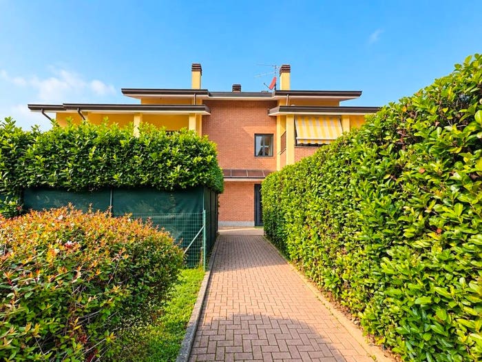 Appartamento bilocale in vendita in Via Marina, Lesmo