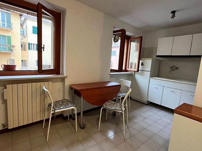 Appartamento trilocale in vendita in Via Lata, Corsi, Ancona