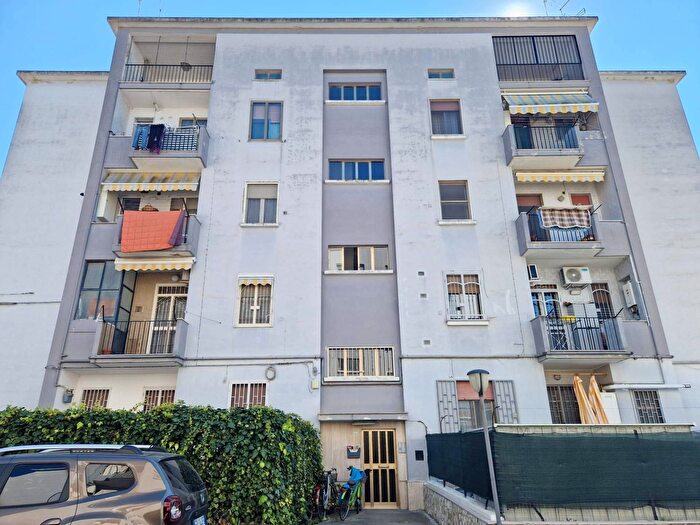 Appartamento con 5 locali in vendita in Via Gaetano Filangeri, Foggia