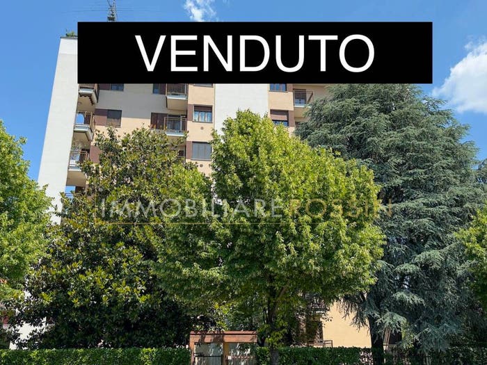 Casa quadrilocale in vendita in Viale Lombardia, Romano Banco, Buccinasco
