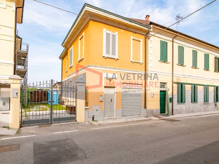 Appartamento quadrilocale in vendita in Via San Brizio, Samperone, Certosa di Pavia