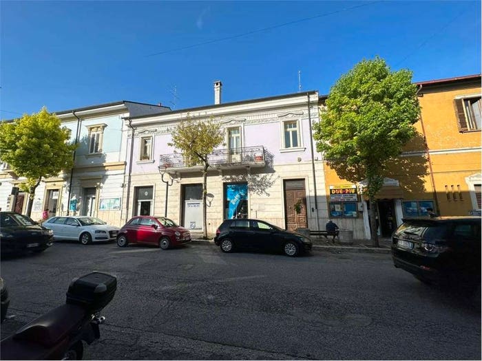 Appartamento con 6 locali in vendita in V Monsignor Pio Marcello Bagnoli, Centro, Avezzano