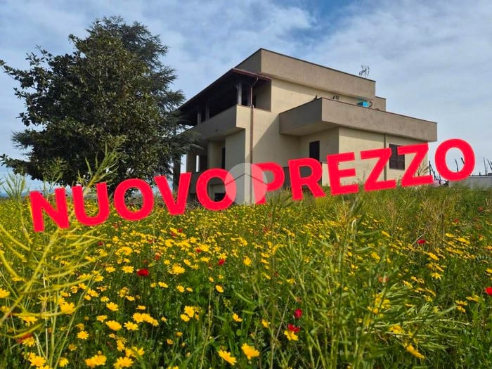 Casa con 6 locali in vendita in Via grotta dell' olmo, Licola Paese, Giugliano in Campania